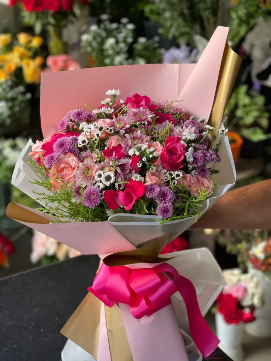 Pink Roses & Wildflower Garden