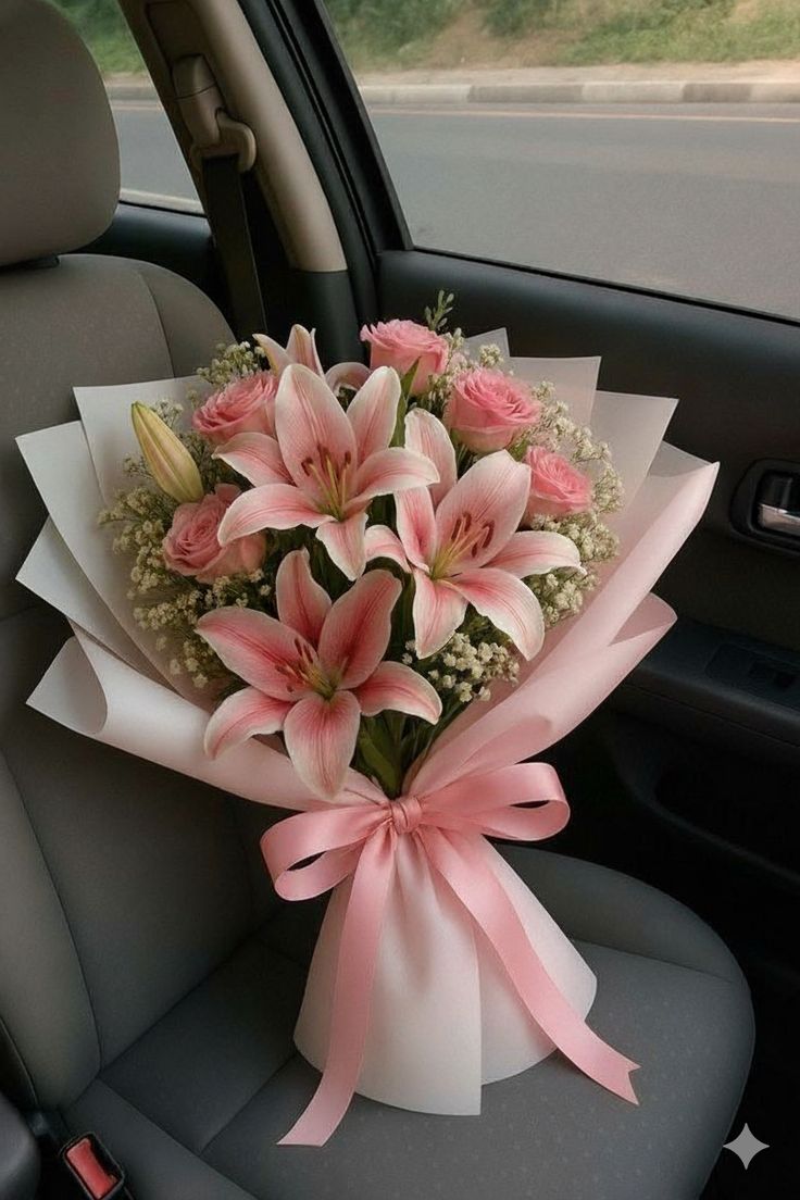 100 Red Roses Grand Bouquet